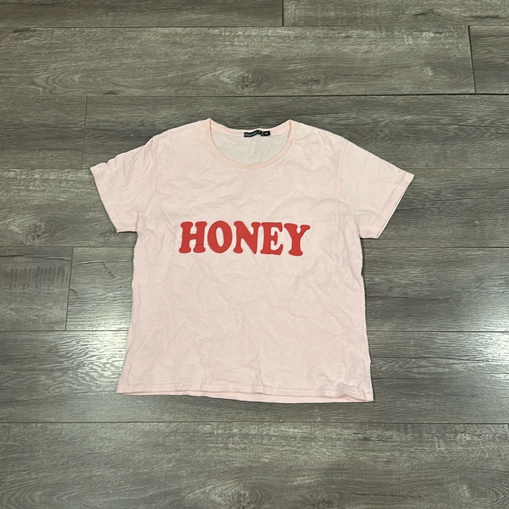 Honey graphic tee size M